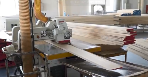 linear saw to set the width of wood timber